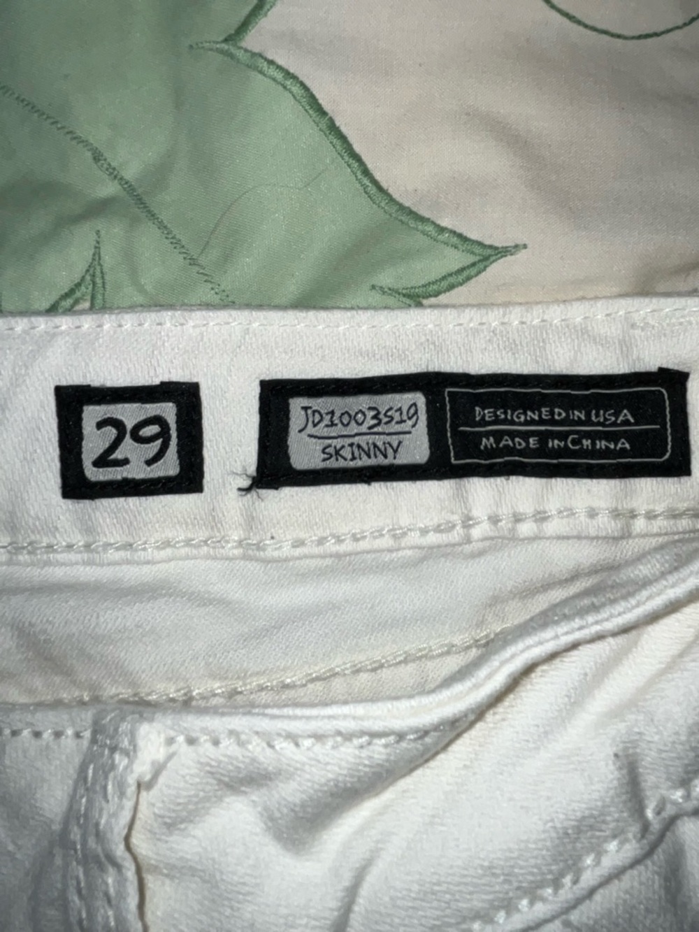 Miss Me White Women's Skinny Jeans - Picture 7 of 8